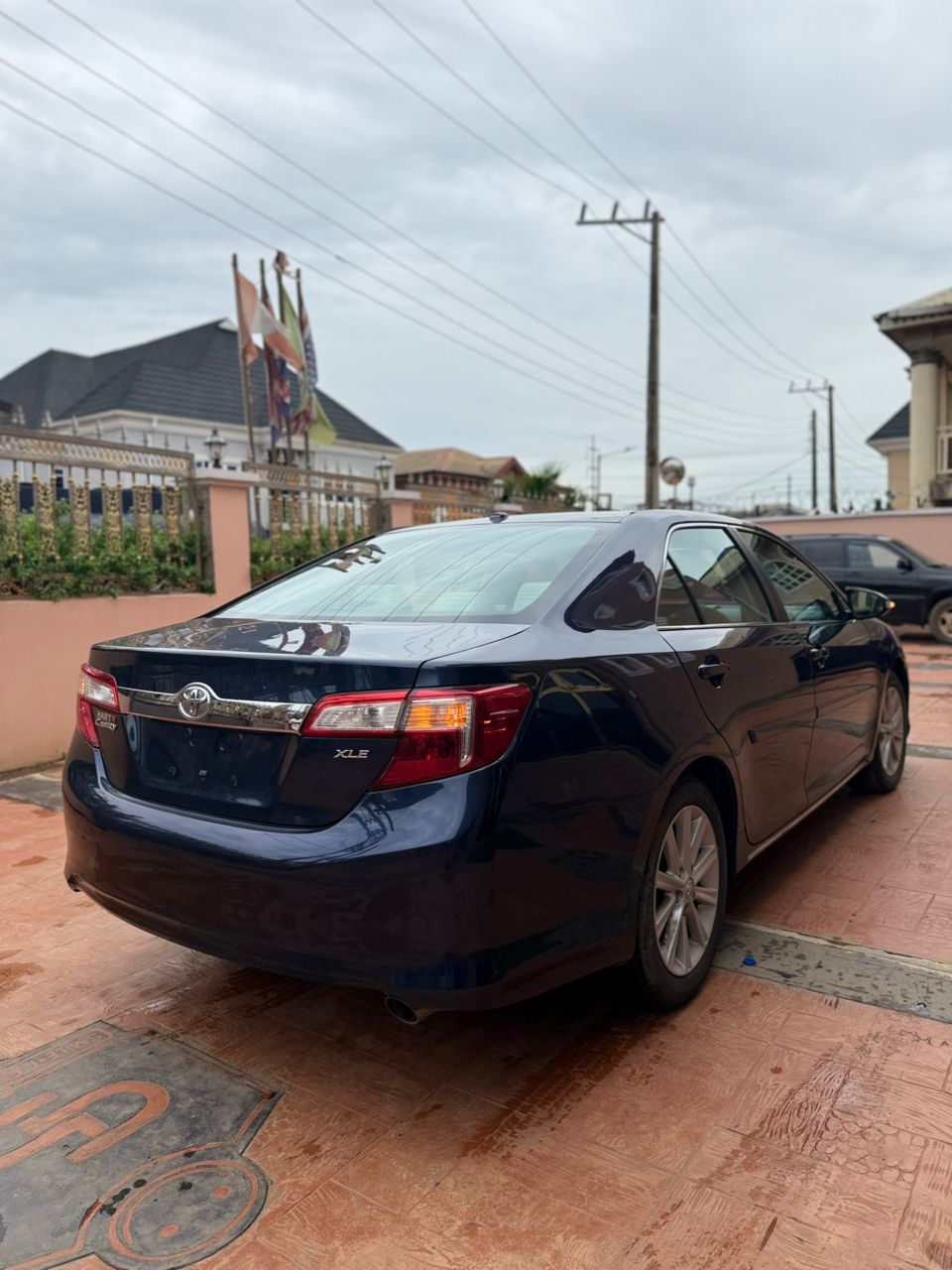 2015 Foreign Used Toyota Camry XLE. Thumbstart, Sun roof, Back ac Vents. V4 Engine.