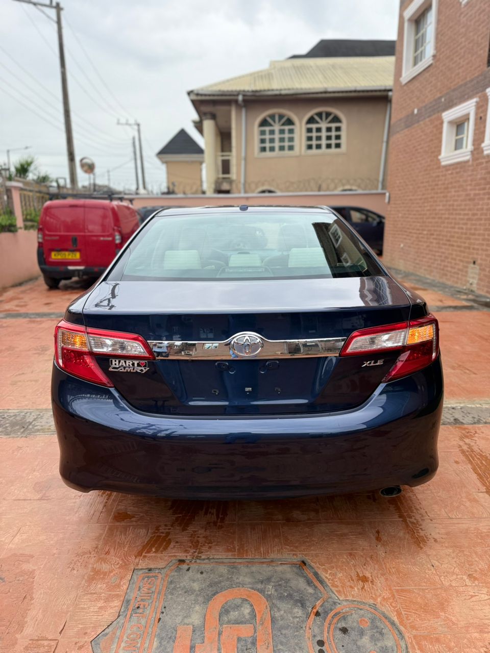 2015 Foreign Used Toyota Camry XLE. Thumbstart, Sun roof, Back ac Vents. V4 Engine.