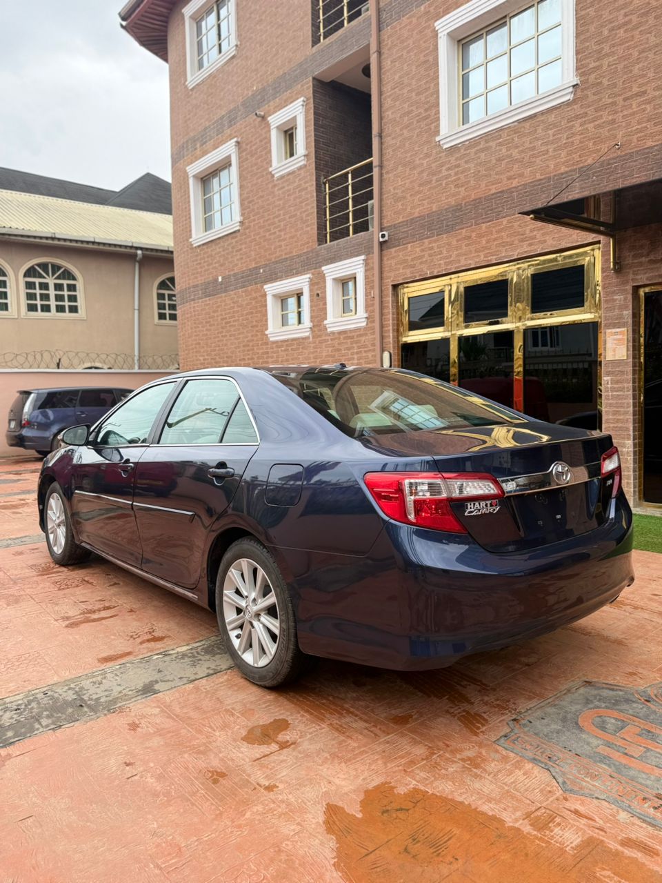 2015 Foreign Used Toyota Camry XLE. Thumbstart, Sun roof, Back ac Vents. V4 Engine.